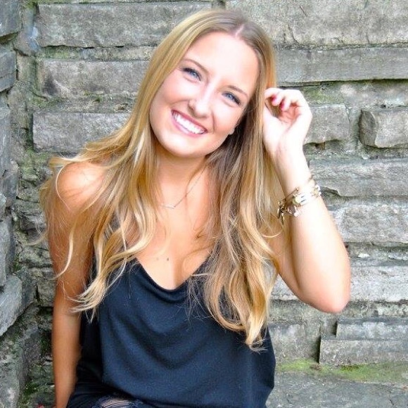 Meet your Posher, Hannah - Picture 1 of 1